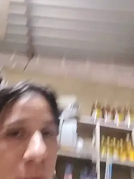 MIA-LARIOS - Flash pussy 🫛