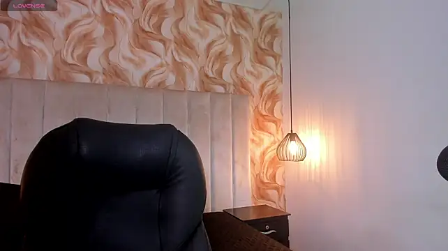 ChloeSmith_x - squeezing my nipples hard