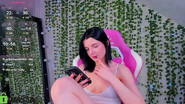 Lyynn_Martin - booty tease