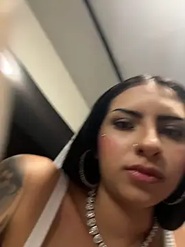 Hilary_pinkk