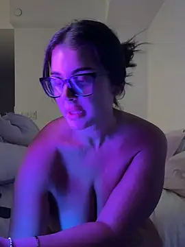 Nina_blazex - Tits out spit play