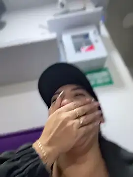 Hannahoff - SHOW BIG BOOBS IN PUBLIC