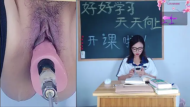 Juzi1213 - 学妹上课总是喷水