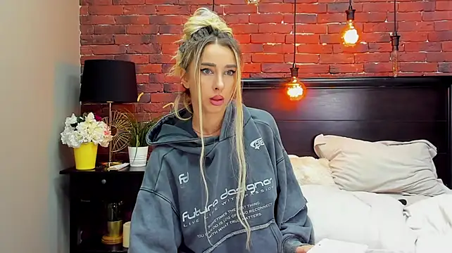 ChristynaRoss - SQUIRT SHOW