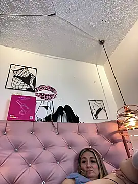 Antonella87 - 3 fingers in ass deep