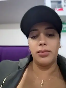 Hannahoff - SHOW BIG BOOBS IN PUBLIC