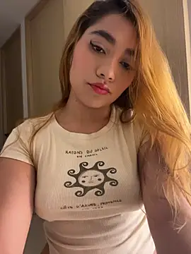 Miasinsx1 - pussy close