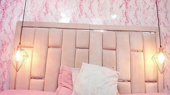 Little_Ariana26 - CLOSE UP PUSSY + ORGAMS 🌸💦
