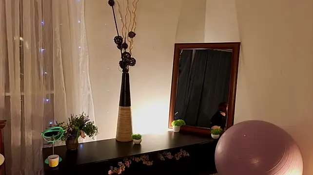 MaribelAntwi - flash my butt in panties