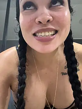 FOX_LATINA - zoom pussy+ open