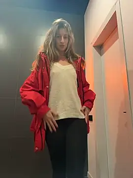 EvvaMur - naked squirt 💧💧💧💧