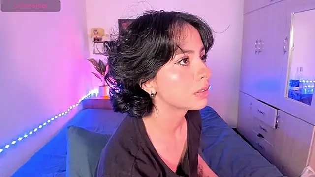 Adriannyp_1 - adri fuck hard carol with strap on