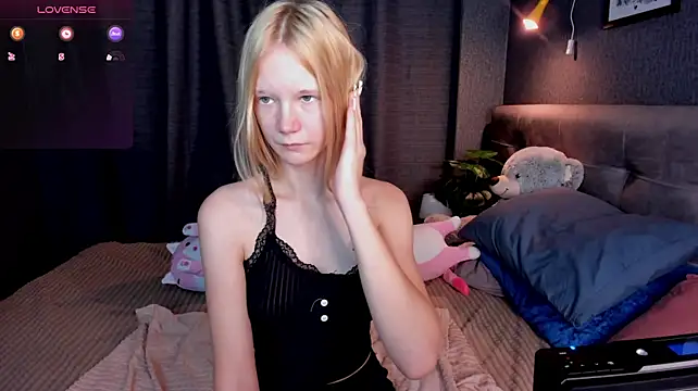 Asya_Almost - take off my shorts for u