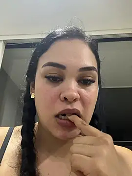 FOX_LATINA - zoom pussy+ open