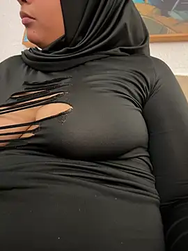 Aylin_arabic - Naughty toes tease