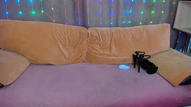 Space_cowgirl - Nylon Feet Tease💙