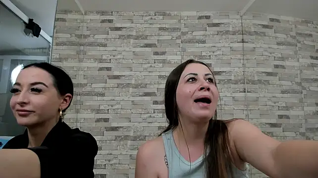 Aryanette - play pussy and twerk