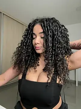 Curlyierr - DOGGY STYLE + SPREAD ASS