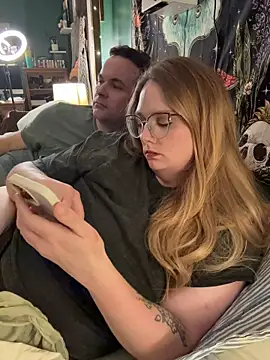 Thatcutegirlwtheglasses - boobs out 2 minutes