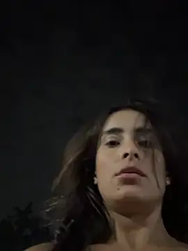 Lusty_Louise - Squirt na rua pública 💦