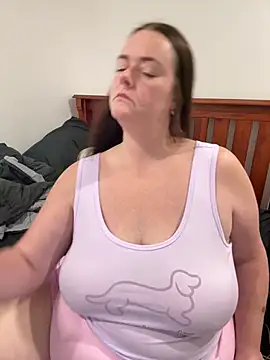 Carinabro10 - Topless bbw