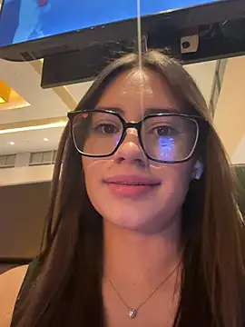 Nicolle_v - DILDO IN PUSSY IN TOILET MEN
