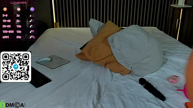 Aly_Alyc - naked doggy