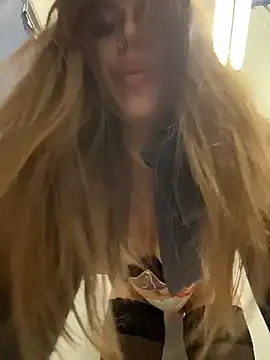 Jucie_Boom - RISKY SHOW WHATS UNDER MY SKIRT IN CAR👀