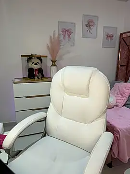 Emmi_glowgirl - suck my tits, spit on my tits