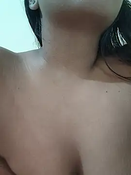 Cloee_hills1 - one finger ass