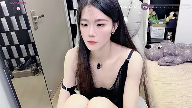 Yueyue-MM - M腿 肉棒隔着内裤摩擦小穴 蹭蹭 3分钟