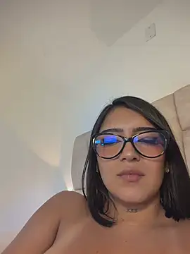 Nicolegh_ - Legs up! 3 fingers in pussy time🔥