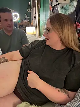 Thatcutegirlwtheglasses - boobs out 2 minutes