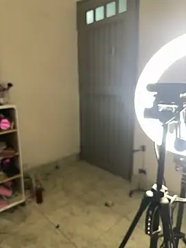 TamaraMera - chupar dildo