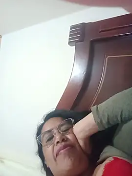 Emilif_ - Show anus — Mostrar el ano