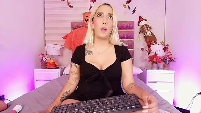 Amanda_klaire - Shows the princess pussy 💦