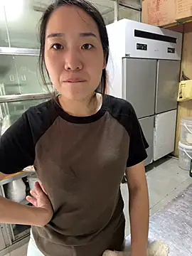 Kaer888 - 看骚闺蜜大长腿骚逼喷水