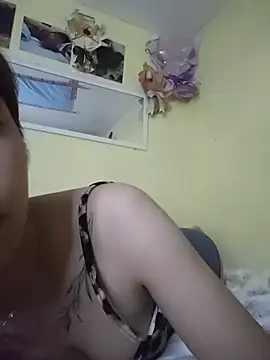 Luna_Moonfang - remove panty and tease