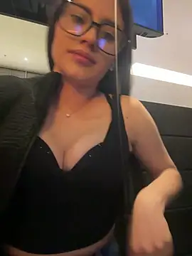 Nicolle_v - DILDO IN PUSSY IN TOILET MEN
