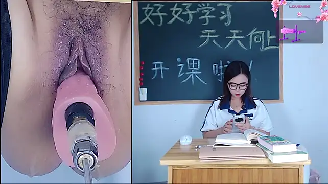 Juzi1213 - 学妹上课总是喷水