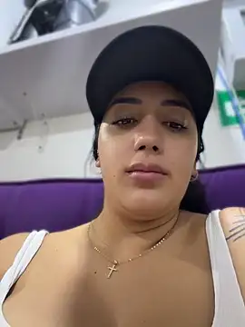 Hannahoff - My boos touch my boobs
