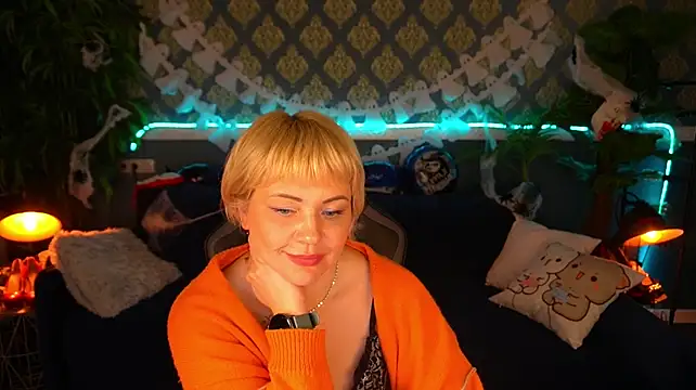 AmaraNights - Ass and breast show