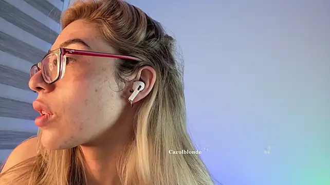 Carolblonde - Show flash tits