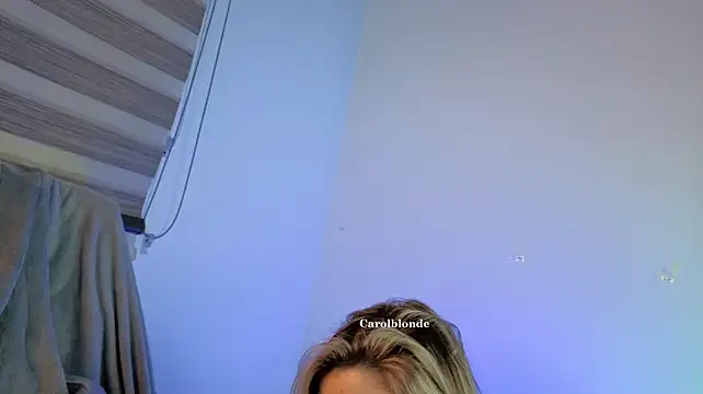Carolblonde - Show flash tits