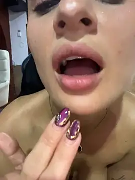 Aisha_k - I rub my ass and it throbs.