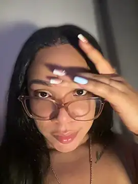 Ashley_Tompson1