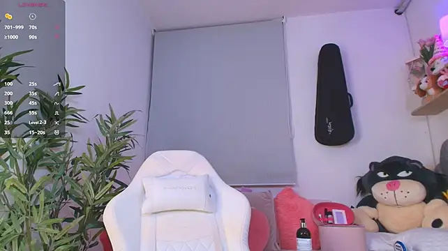 Pretty_millx - pantys off + fingers pussy