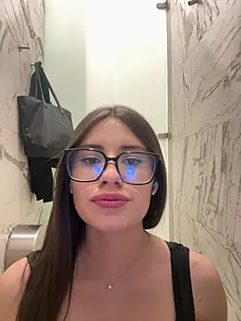 Nicolle_v - DILDO IN PUSSY IN TOILET MEN