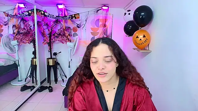 Maggy_t18 - Spit clit + fingerss pussy hard