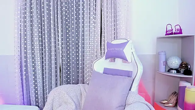 Pinky__bunny - lick finger
